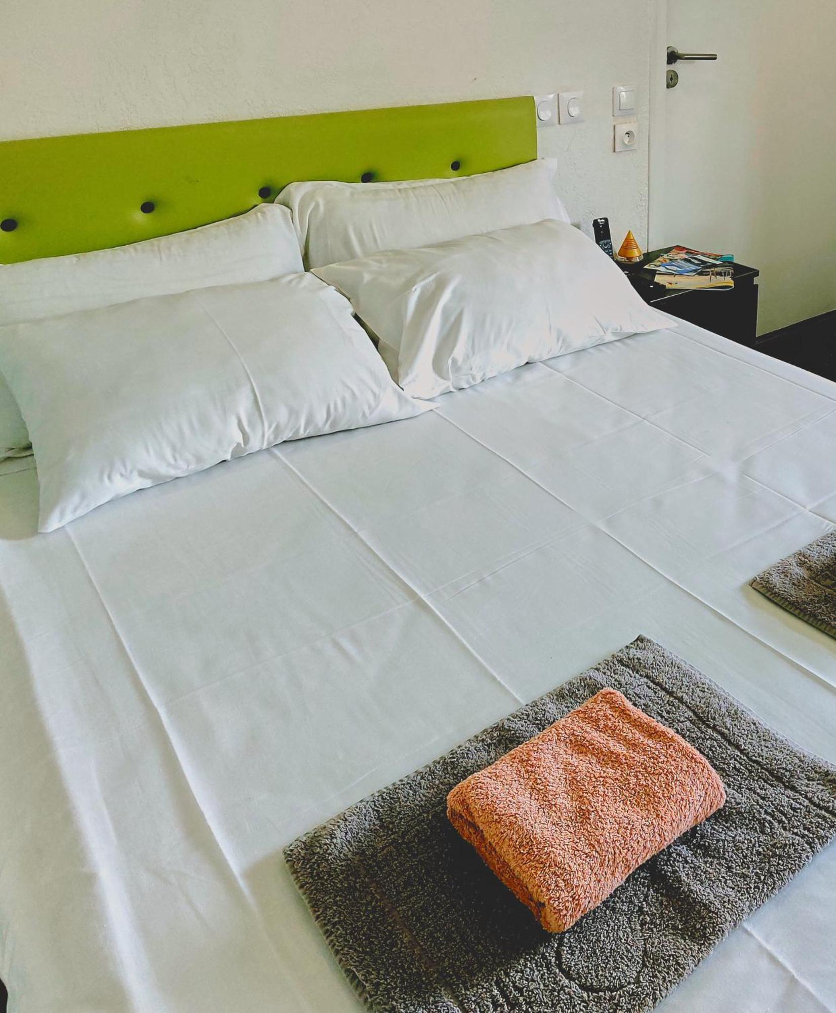 Hotel La Voile Bleue La Richardais Eksteriør billede